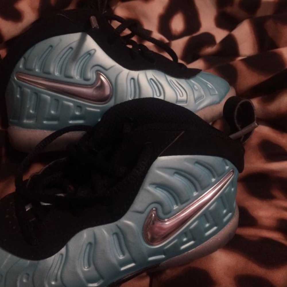 7c Nike foams